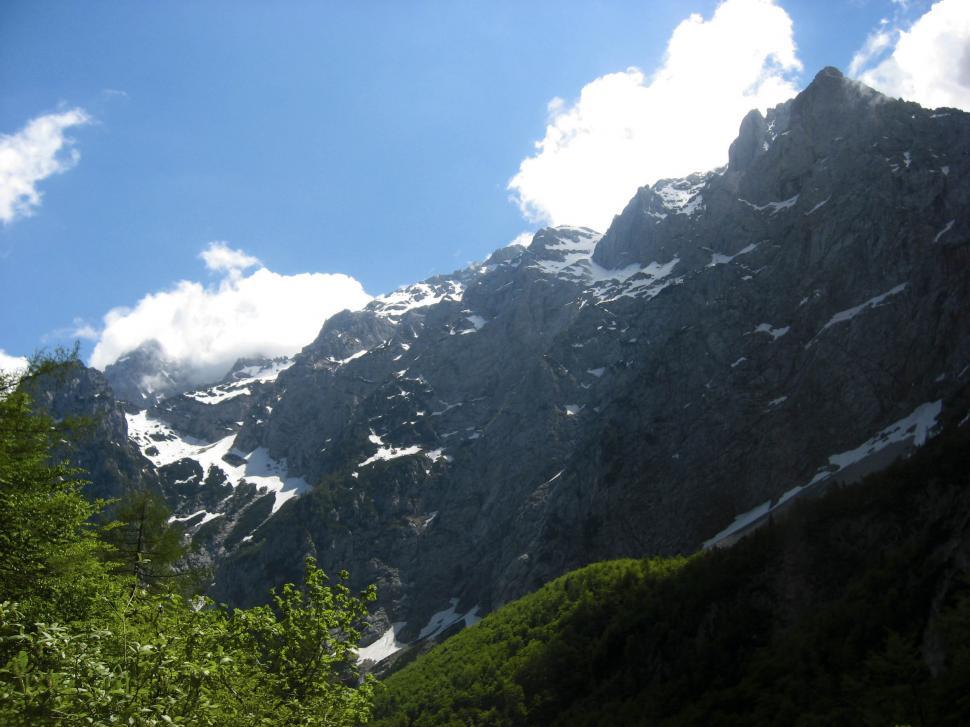 Free Image of Alpine countryside 