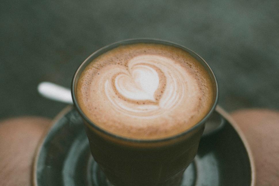 Free Image of Cappuccino With Heart Art 