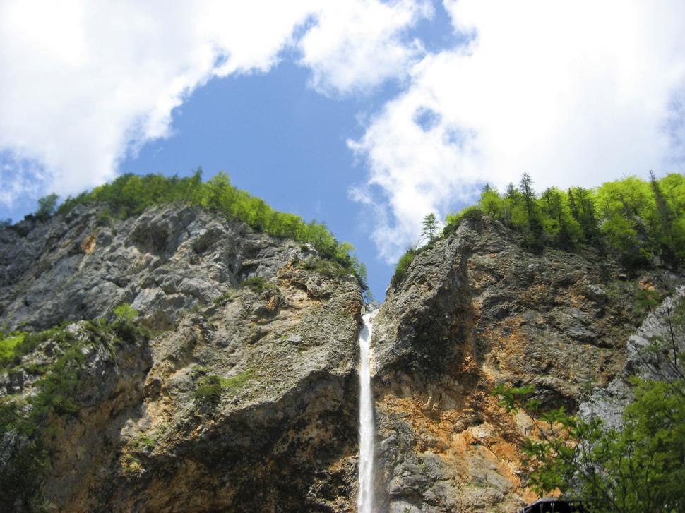 Free Image of Looking up at waterfall 