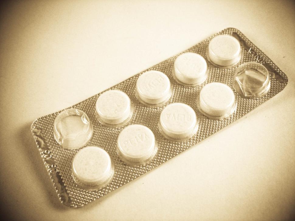 Free Image of pills 