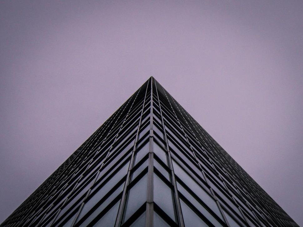 Free Image of Towering Skyscraper Against Skyline 