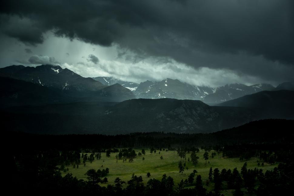 Free Image of Majestic Mountain Range in Black and White 