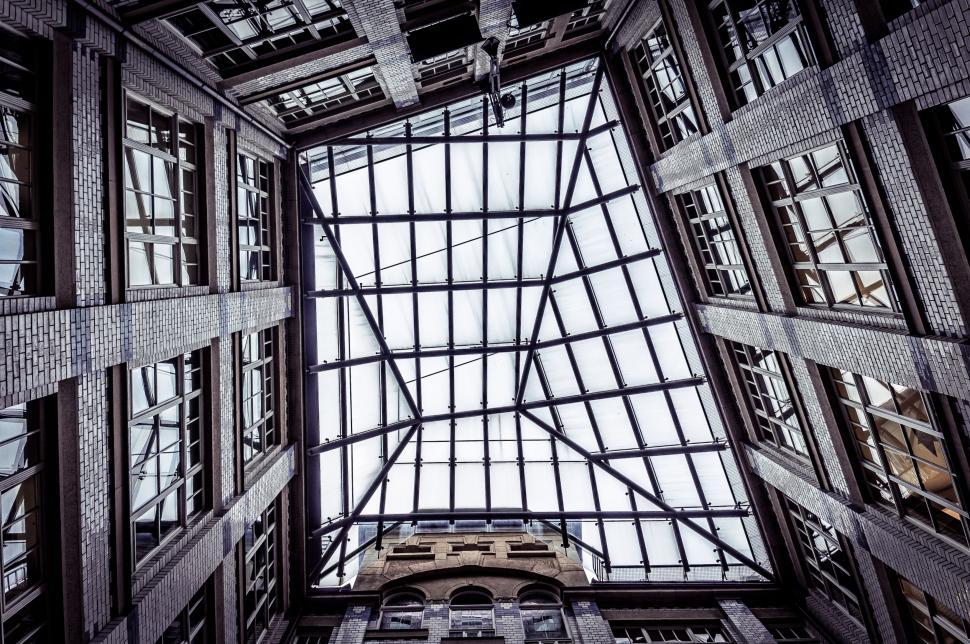 Free Image of Towering Skyscraper With Many Windows 
