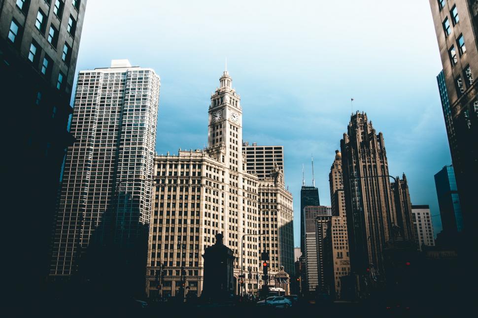 Free Image of Urban Skyline With Towering Skyscrapers 