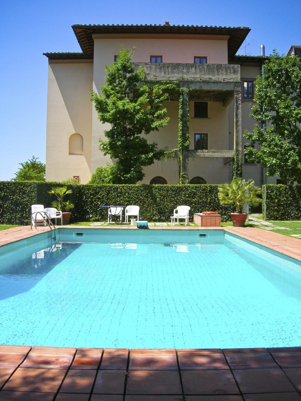 Free Image of swimming pool 